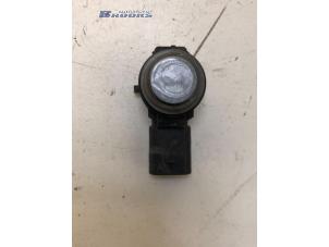 Gebruikte Sensor PDC Mercedes A (W176) 1.6 A-180 16V Prijs € 20,00 Margeregeling aangeboden door Autobedrijf Brooks