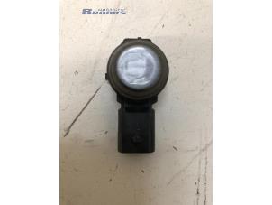 Gebruikte Sensor PDC Mercedes A (W176) 1.6 A-180 16V Prijs € 20,00 Margeregeling aangeboden door Autobedrijf Brooks