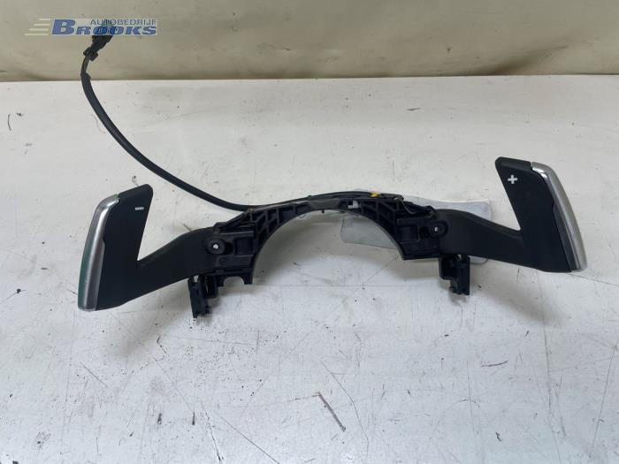 Gebruikte Schakelflipper set Peugeot 208 I (CA/CC/CK/CL) 1.4 HDi Prijs € 40,00 Margeregeling aangeboden door Autobedrijf Brooks