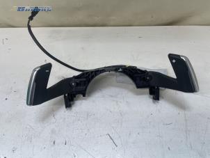 Gebruikte Schakelflipper set Peugeot 208 I (CA/CC/CK/CL) 1.4 HDi Prijs € 40,00 Margeregeling aangeboden door Autobedrijf Brooks