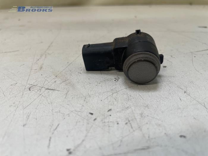 PDC Sensor van een Peugeot 208 I (CA/CC/CK/CL) 1.4 HDi 2013