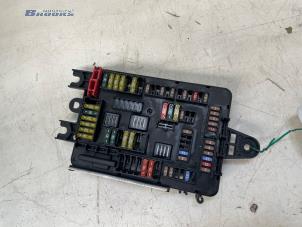 Gebruikte Zekeringkast BMW 1 serie (F20) 114i 1.6 16V Prijs € 20,00 Margeregeling aangeboden door Autobedrijf Brooks