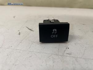 Gebruikte ASR schakelaar Volkswagen Polo V (6R) 1.2 12V BlueMotion Technology Prijs € 15,00 Margeregeling aangeboden door Autobedrijf Brooks