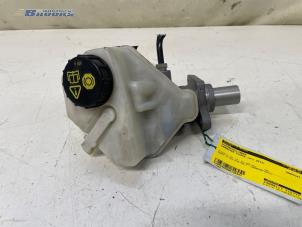 Gebruikte Hoofdremcilinder Landrover Range Rover Evoque (LVJ/LVS) 2.2 TD4 16V 5-drs. Prijs € 40,00 Margeregeling aangeboden door Autobedrijf Brooks