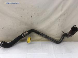 Gebruikte Intercooler Buis Landrover Range Rover Evoque (LVJ/LVS) 2.2 TD4 16V 5-drs. Prijs € 125,00 Margeregeling aangeboden door Autobedrijf Brooks