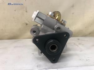 Nieuwe Servopomp Renault Master III (JV) 2.3 dCi 16V 125 Prijs € 242,00 Inclusief btw aangeboden door Autobedrijf Brooks