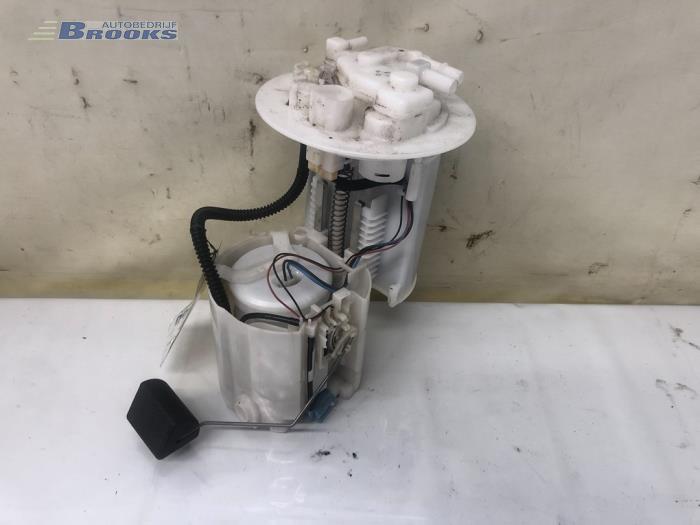 Gebruikte Tank element Pomp Toyota Auris (E15) 1.6 Dual VVT-i 16V Prijs € 50,00 Margeregeling aangeboden door Autobedrijf Brooks