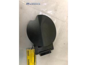 Gebruikte Tank Klep Peugeot 307 CC (3B) 2.0 16V Prijs € 15,00 Margeregeling aangeboden door Autobedrijf Brooks