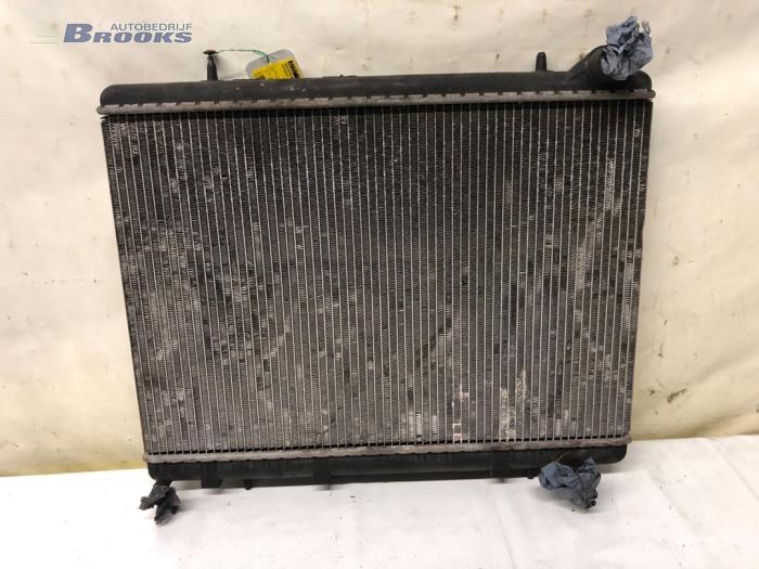 Gebruikte Radiateur Peugeot 307 CC (3B) 2.0 16V Prijs € 30,00 Margeregeling aangeboden door Autobedrijf Brooks