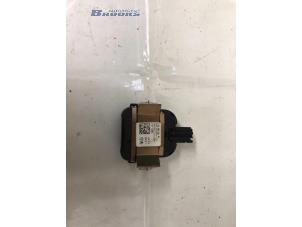 Gebruikte Sensor regen Citroen C4 Berline (NC) 1.6 16V VTi Prijs € 15,00 Margeregeling aangeboden door Autobedrijf Brooks