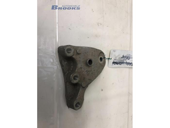 Gebruikte Motorsteun Seat Ibiza IV (6J5) 1.0 12V Prijs € 15,00 Margeregeling aangeboden door Autobedrijf Brooks