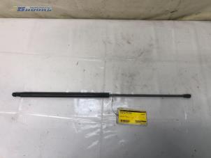 Gebruikte Amortisseur links-achter Nissan Juke (F15) 1.6 16V Prijs € 15,00 Margeregeling aangeboden door Autobedrijf Brooks