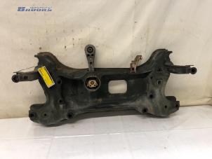 Gebruikte Subframe Volkswagen Caddy III (2KA,2KH,2CA,2CH) 1.6 TDI 16V Prijs € 100,00 Margeregeling aangeboden door Autobedrijf Brooks