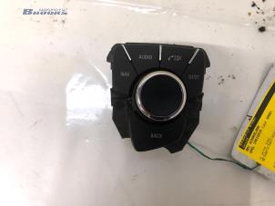 Gebruikte MMI schakelaar Opel Insignia Sports Tourer 1.6 Turbo 16V Ecotec Prijs € 30,00 Margeregeling aangeboden door Autobedrijf Brooks