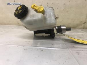 Gebruikte Hoofdremcilinder Opel Insignia Sports Tourer 1.6 Turbo 16V Ecotec Prijs € 25,00 Margeregeling aangeboden door Autobedrijf Brooks