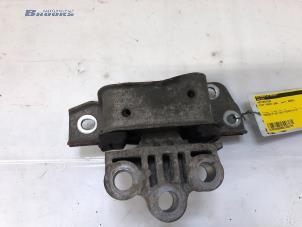 Gebruikte Motorsteun Fiat Grande Punto (199) 1.2 Prijs € 25,00 Margeregeling aangeboden door Autobedrijf Brooks