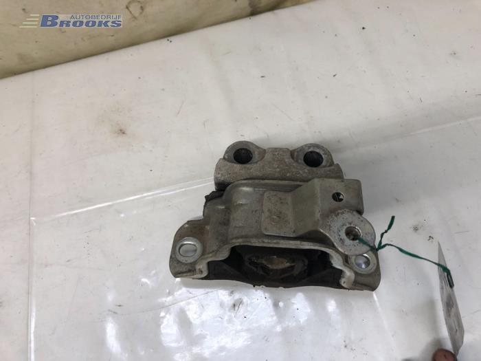 Gebruikte Versnellingsbak Steun Fiat Grande Punto (199) 1.2 Prijs € 25,00 Margeregeling aangeboden door Autobedrijf Brooks