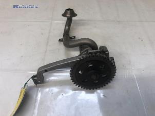 Gebruikte Oliepomp Volkswagen Transporter T5 2.5 TDi Prijs € 50,00 Margeregeling aangeboden door Autobedrijf Brooks