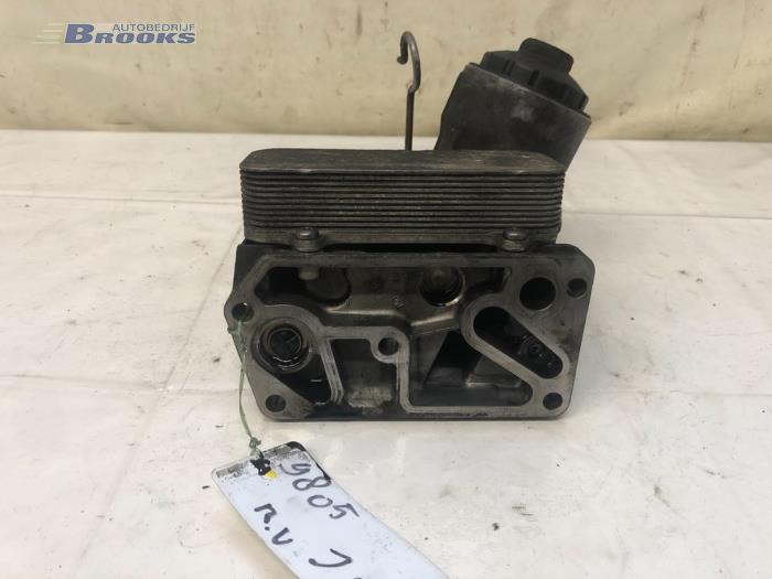 Gebruikte Oliefilterhuis Volkswagen Transporter T5 2.5 TDi Prijs € 50,00 Margeregeling aangeboden door Autobedrijf Brooks