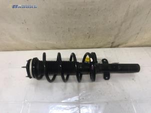 Gebruikte Mac Phersonpoot links-voor Ford Transit Custom 2.2 TDCi 16V Prijs € 80,00 Margeregeling aangeboden door Autobedrijf Brooks