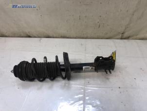 Gebruikte Mac Phersonpoot links-voor Opel Adam 1.4 16V Prijs € 60,00 Margeregeling aangeboden door Autobedrijf Brooks