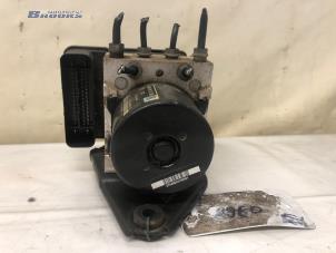 Gebruikte ABS Pomp Volkswagen Caddy III (2KA,2KH,2CA,2CH) 1.6 TDI 16V Prijs € 250,00 Margeregeling aangeboden door Autobedrijf Brooks