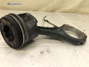 Gebruikte Zuiger Mercedes Sprinter 5t (907.6) 519 CDI 3.0 V6 24V RWD Prijs € 150,00 Margeregeling aangeboden door Autobedrijf Brooks