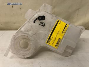 Nieuwe Koelvloeistof Reservoir Seat Exeo (3R2) 1.8 TSI 16V Prijs € 18,15 Inclusief btw aangeboden door Autobedrijf Brooks