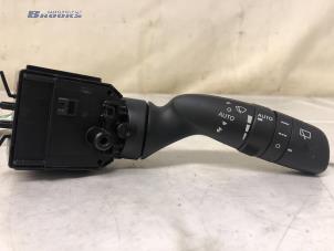 Gebruikte Ruitenwis Schakelaar Toyota RAV4 (A5) 2.5 Hybrid 16V AWD Prijs € 50,00 Margeregeling aangeboden door Autobedrijf Brooks