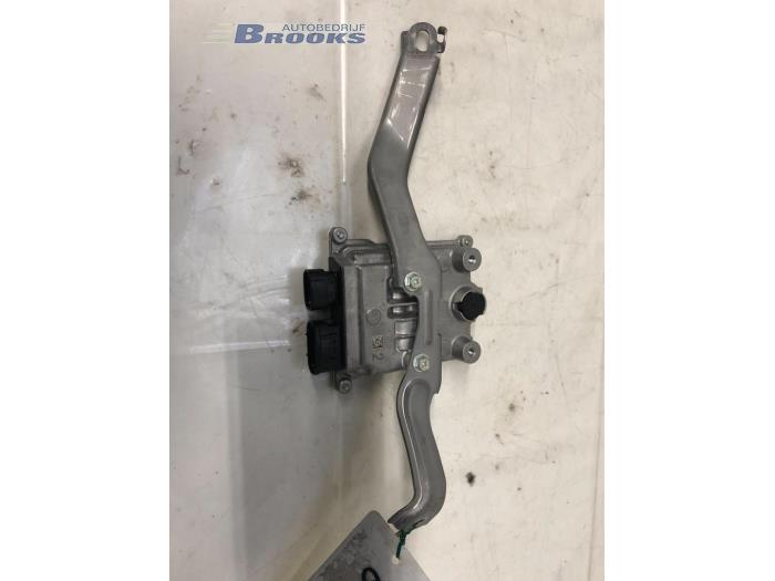Gebruikte Brandstofpomp module Toyota RAV4 (A5) 2.5 Hybrid 16V AWD Prijs € 65,00 Margeregeling aangeboden door Autobedrijf Brooks