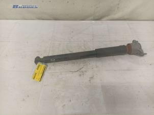 Gebruikte Schokdemper links-achter Mercedes B (W246) 1.5 B-180 CDI,d 16V Prijs € 35,00 Margeregeling aangeboden door Autobedrijf Brooks