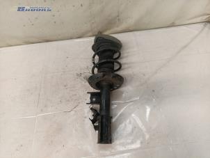 Gebruikte Mac Phersonpoot links-voor Mercedes B (W246) 1.5 B-180 CDI,d 16V Prijs € 125,00 Margeregeling aangeboden door Autobedrijf Brooks