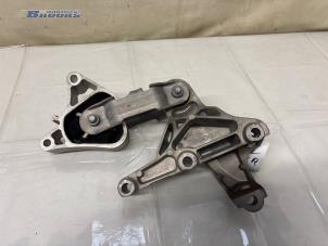 Gebruikte Motorsteun Mercedes B (W246) 1.5 B-180 CDI,d 16V Prijs € 50,00 Margeregeling aangeboden door Autobedrijf Brooks