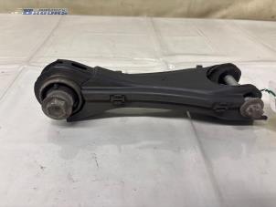 Gebruikte Draagarm links-achter Mercedes B (W246) 1.5 B-180 CDI,d 16V Prijs € 10,00 Margeregeling aangeboden door Autobedrijf Brooks