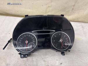 Gebruikte Tellerklok Mercedes B (W246) 1.5 B-180 CDI,d 16V Prijs € 350,00 Margeregeling aangeboden door Autobedrijf Brooks