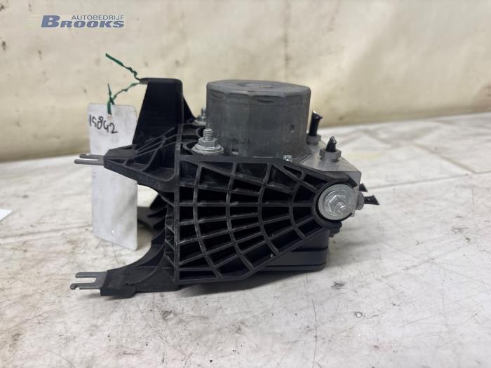Gebruikte ABS Pomp Mercedes B (W246/W242) 1.5 B-180 CDI,d 16V Prijs € 65,00 Margeregeling aangeboden door Autobedrijf Brooks