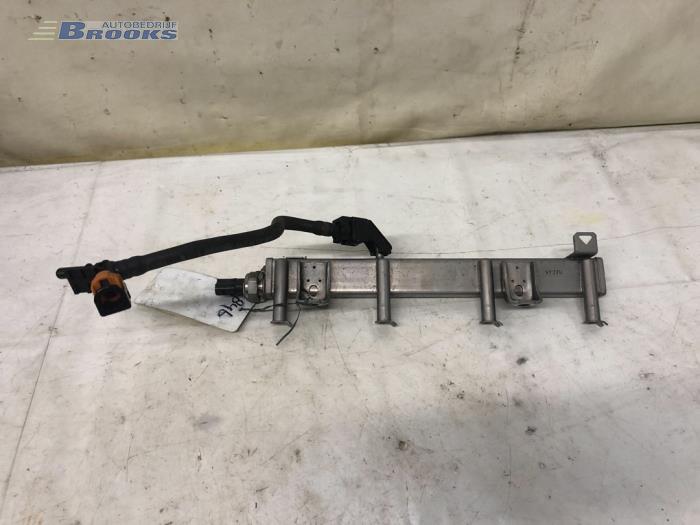 Gebruikte Galerij (Injectie) Toyota RAV4 (A5) 2.5 Hybrid 16V AWD Prijs € 75,00 Margeregeling aangeboden door Autobedrijf Brooks