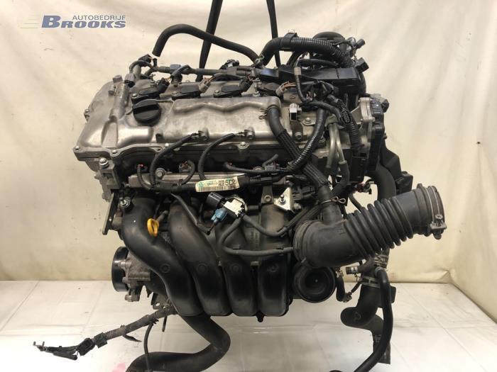 Motor van een Toyota Avensis Wagon (T27) 1.8 16V VVT-i 2015
