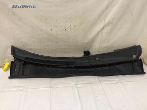 Gebruikte Paravent Toyota Avensis Wagon (T27) 1.8 16V VVT-i Prijs € 125,00 Margeregeling aangeboden door Autobedrijf Brooks