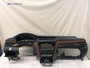 Gebruikte Airbag set + dashboard Toyota Avensis Wagon (T27) 1.8 16V VVT-i Prijs € 750,00 Margeregeling aangeboden door Autobedrijf Brooks