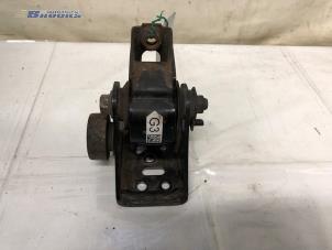 Gebruikte Versnellingsbak Steun Toyota Avensis Wagon (T27) 1.8 16V VVT-i Prijs € 75,00 Margeregeling aangeboden door Autobedrijf Brooks