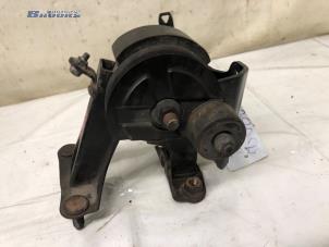 Gebruikte Versnellingsbak Steun Toyota Avensis Wagon (T27) 1.8 16V VVT-i Prijs € 100,00 Margeregeling aangeboden door Autobedrijf Brooks