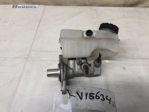 Gebruikte Hoofdremcilinder Renault Clio IV (5R) 0.9 Energy TCE 90 12V Prijs € 20,00 Margeregeling aangeboden door Autobedrijf Brooks