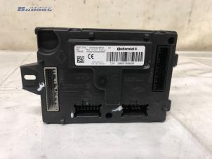 Gebruikte Computer Body Control Renault Clio IV (5R) 0.9 Energy TCE 90 12V Prijs € 50,00 Margeregeling aangeboden door Autobedrijf Brooks