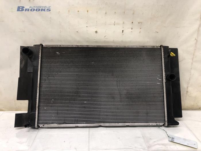 Gebruikte Radiateur Toyota Avensis Wagon (T27) 1.8 16V VVT-i Prijs € 50,00 Margeregeling aangeboden door Autobedrijf Brooks