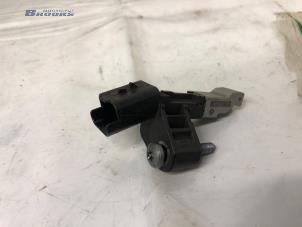 Gebruikte Krukas sensor Peugeot 208 I (CA/CC/CK/CL) 1.2 12V e-THP PureTech 110 Prijs € 15,00 Margeregeling aangeboden door Autobedrijf Brooks
