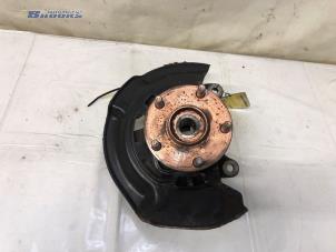 Gebruikte Fusee rechts-voor Toyota Avensis Wagon (T27) 1.8 16V VVT-i Prijs € 90,00 Margeregeling aangeboden door Autobedrijf Brooks