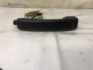 Gebruikte Deurgreep 2Deurs links Nissan NV 400 (M9J) 2.3 dCi 125 16V Prijs € 75,00 Margeregeling aangeboden door Autobedrijf Brooks