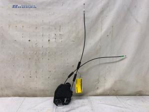 Gebruikte Portierslot Mechaniek 4Deurs rechts-achter Toyota Avensis Wagon (T27) 1.8 16V VVT-i Prijs € 40,00 Margeregeling aangeboden door Autobedrijf Brooks