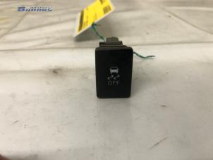 Gebruikte Schakelaar ESP Toyota Avensis Wagon (T27) 1.8 16V VVT-i Prijs € 10,00 Margeregeling aangeboden door Autobedrijf Brooks